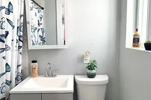 598 E 41st St, Hialeah, FL 33013 - Photo 11