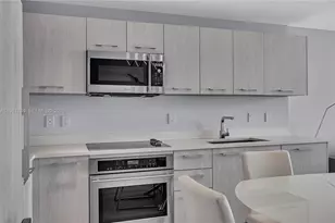 55 SW 9th St, Miami, FL 33130 - Photo 11