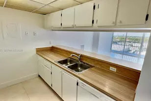 7601 E Treasure Dr, North Bay Village, FL 33141 - Photo 5