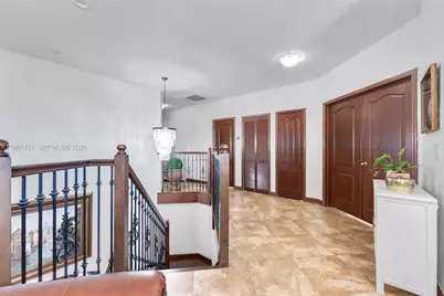 18091 NW 87th Ct, Hialeah, FL 33018 - Photo 19