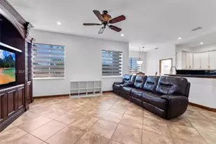 18091 NW 87th Ct, Hialeah, FL 33018 - Photo 13