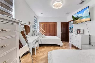 18091 NW 87th Ct, Hialeah, FL 33018 - Photo 25