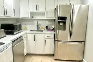 100 Bayview Dr, Sunny Isles Beach, FL 33160 - Photo 5