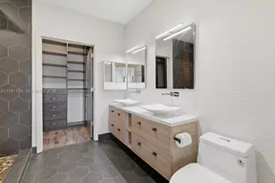 913 NW 45th Terrace, Plantation, FL 33317 - Photo 9