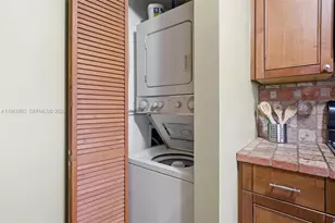 8630 SW 3rd St, Pembroke Pines, FL 33025 - Photo 21