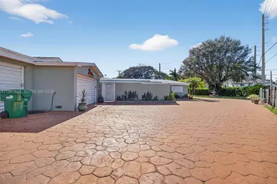 9401 SW 97th Ave, Miami, FL 33176 - Photo 7