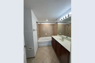 11601 NW 89th St #106, Doral, FL 33178 - Photo 17
