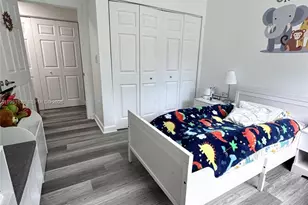 9725 NW 52nd St, Doral, FL 33178 - Photo 7