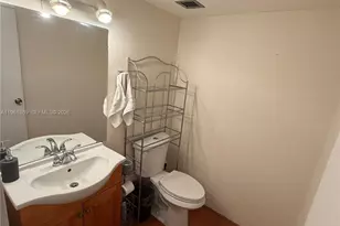 16546 NE 26th Ave, North Miami Beach, FL 33160 - Photo 21