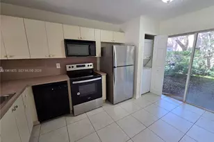 1251 SE 29th St, Homestead, FL 33035 - Photo 3