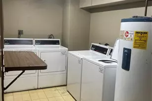 665 NE 195th St, Miami, FL 33179 - Photo 29