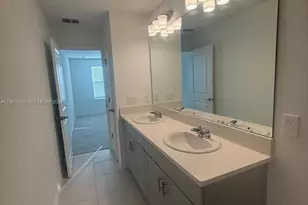 2025 Viewfinder, Kissimmee, FL 34758 - Photo 11