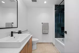 650 SW 1st St, Miami, FL 33130 - Photo 11