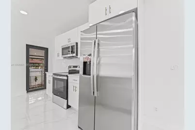 2500 SW 23rd Ter, Miami, FL 33145 - Photo 9