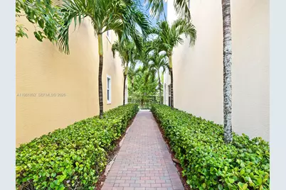 1732 NW 124th Pl, Pembroke Pines, FL 33028 - Photo 23