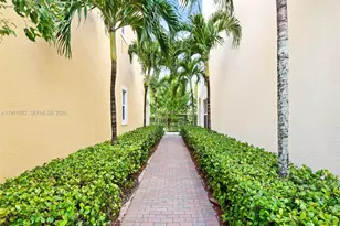 1732 NW 124th Pl, Pembroke Pines, FL 33028 - Photo 23