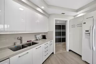 2000 Island Blvd, Aventura, FL 33160 - Photo 13