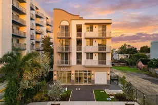 650 SW 1st St, Miami, FL 33130 - Photo 15