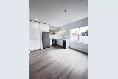 2855 Royal Palm Ave #4, Miami Beach, FL 33140 - Photo 3