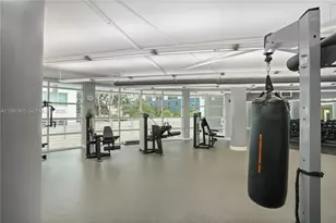 253 NE 2nd St, Miami, FL 33132 - Photo 19