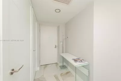 55 SE 6 St #1207, Miami, FL 33131 - Photo 29
