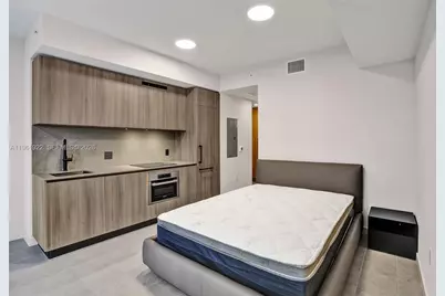 121 NE 5th Street #807, Miami, FL 33132 - Photo 11