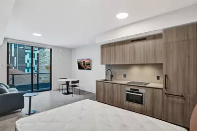 121 NE 5th Street #807, Miami, FL 33132 - Photo 1