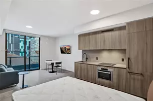 121 NE 5th St, Miami, FL 33132 - Photo 1