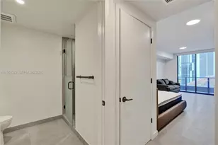 121 NE 5th St, Miami, FL 33132 - Photo 3