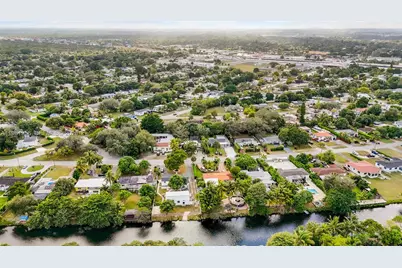 201 S Biscayne River Dr, Miami, FL 33169 - Photo 57