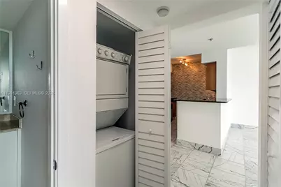 335 S Biscayne Bl #3210, Miami, FL 33131 - Photo 9