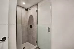 121 NE 5th St, Miami, FL 33132 - Photo 5