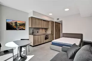 121 NE 5th St, Miami, FL 33132 - Photo 17