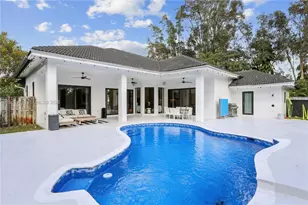 12100 NW 21st Ct, Plantation, FL 33323 - Photo 3