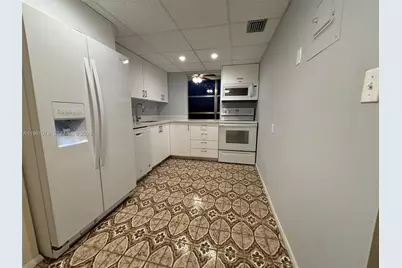 2001 Atlantic Shores Blvd #409, Hallandale Beach, FL 33009 - Photo 7