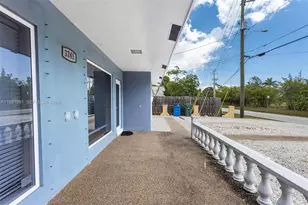 3241 NE 17th Ave, Oakland Park, FL 33334 - Photo 5