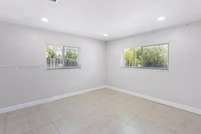 3241 NE 17th Ave #S, Oakland Park, FL 33334 - Photo 13