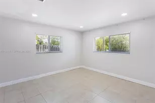 3241 NE 17th Ave, Oakland Park, FL 33334 - Photo 13