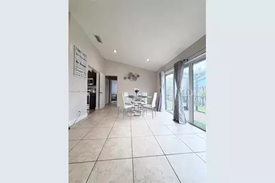 9425 NW 46th St, Sunrise, FL 33351 - Photo 21