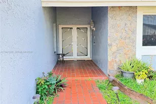 9425 NW 46th St, Sunrise, FL 33351 - Photo 5