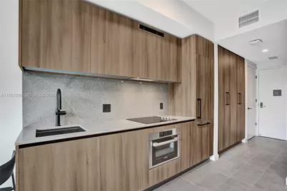 121 NE 5th Street #401B, Miami, FL 33132 - Photo 25