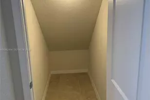 2163 S Appleton Cir S, Oakland Park, FL 33309 - Photo 9