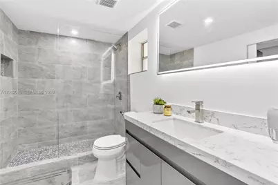 410 SE 2nd St #111, Hallandale Beach, FL 33009 - Photo 11