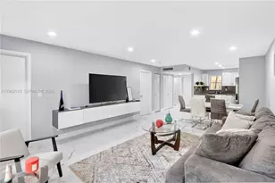 410 SE 2nd St, Hallandale Beach, FL 33009 - Photo 5