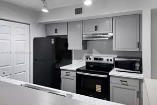 11133 SW 8th St, Pembroke Pines, FL 33025 - Photo 5