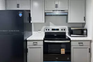 11133 SW 8th St, Pembroke Pines, FL 33025 - Photo 7