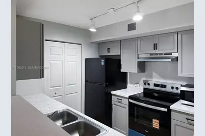 11133 SW 8th St #104, Pembroke Pines, FL 33025 - Photo 3