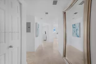 19501 W Country Club Dr, Aventura, FL 33180 - Photo 3