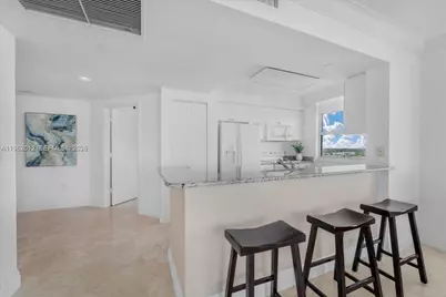 19501 W Country Club Dr #2513, Aventura, FL 33180 - Photo 7