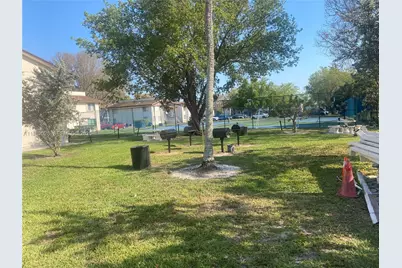 335 W Laurel Dr #1M, Margate, FL 33063 - Photo 23